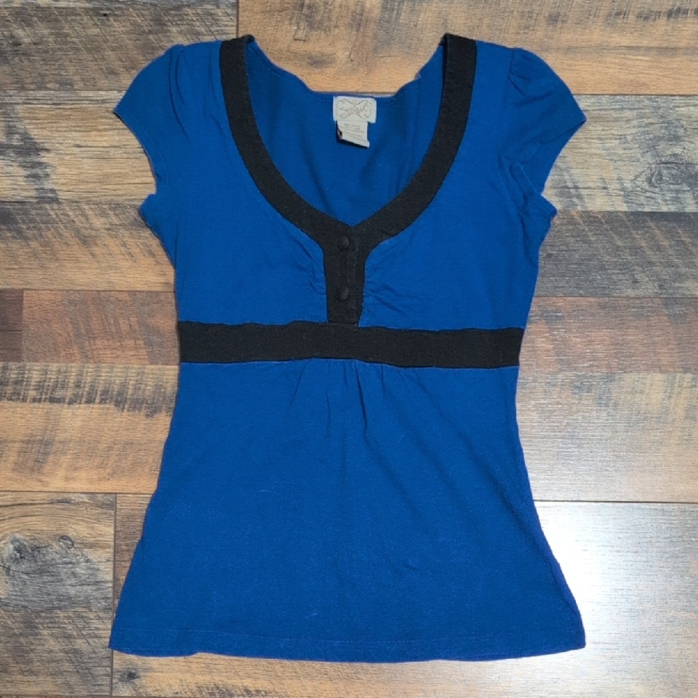 Eyelash Couture Blue and Black Short Sleeve Top